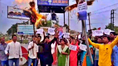 Protest against making Anupama Singh Congress candidate in Dhanbad