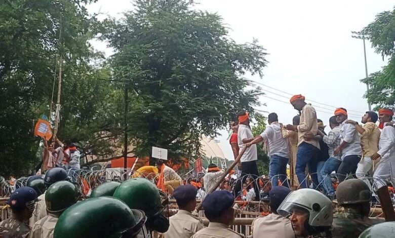 Police fired tear gas shells and water cannon at BJP's youth protest rally.