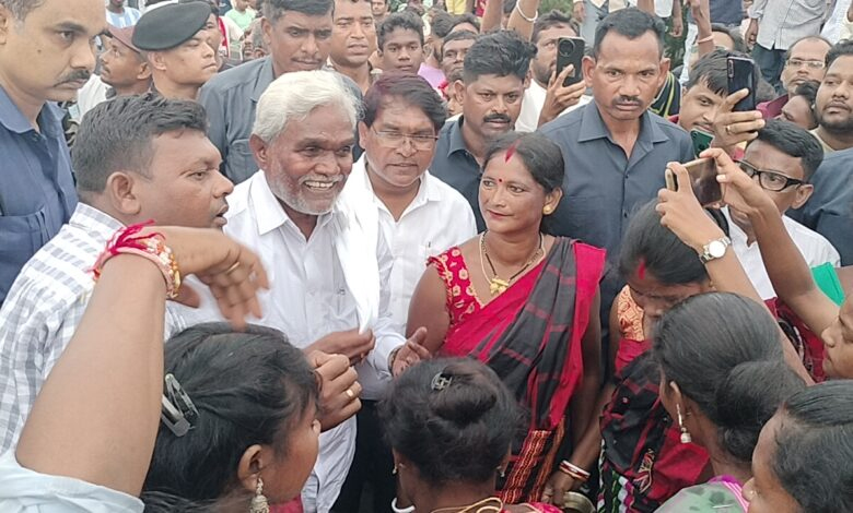 BJP leader Champai Soren warmly welcomed in Kolhan