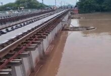 Flood water reaches Jamalpur-Bhagalpur railway section, many trains canceled