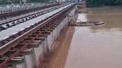 Flood water reaches Jamalpur-Bhagalpur railway section, many trains canceled