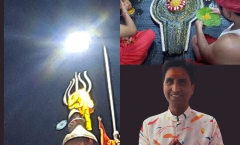 Poet Dr. Kumar Vishwas performed sacred darshan at Baba Baidyanath Dham Deoghar