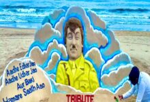 Sudarshan Patnaik pays tribute to actor Asrani with sand art at Puri beach